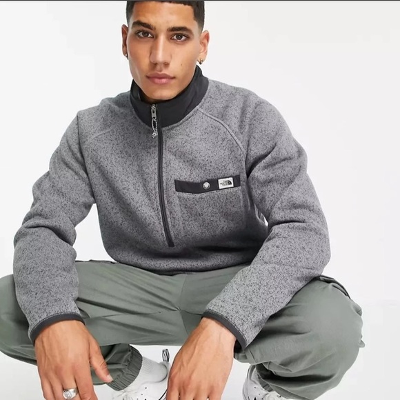 Northface 1/4 Zip Fleece in Gray New M - Picture 2 of 3